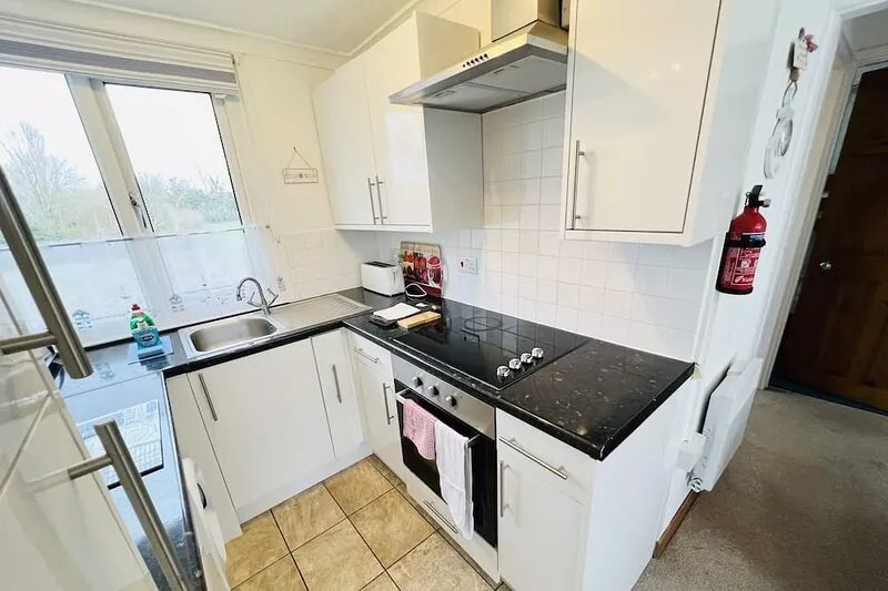 2 Bedroom Chalet SB11, Sandown Bay, Isle of Wight, Dog Friendly, Sleeps 4