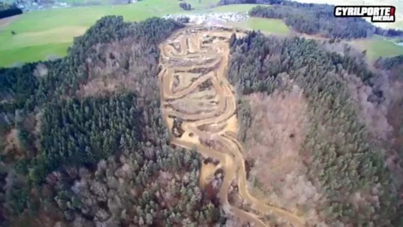 Terrain moto cross Amavis