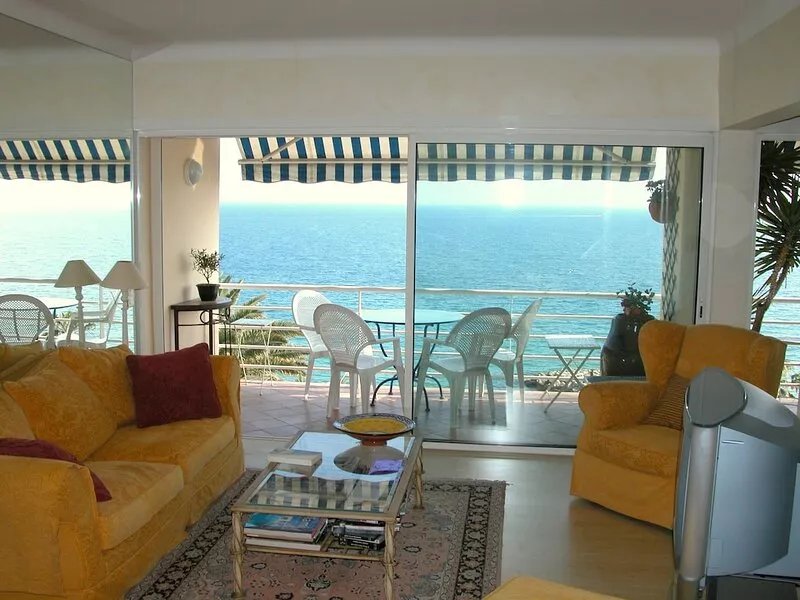 Gorgeous apartment facing the sea, islands and esterel
