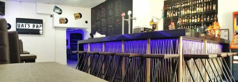 Uri's Bar
