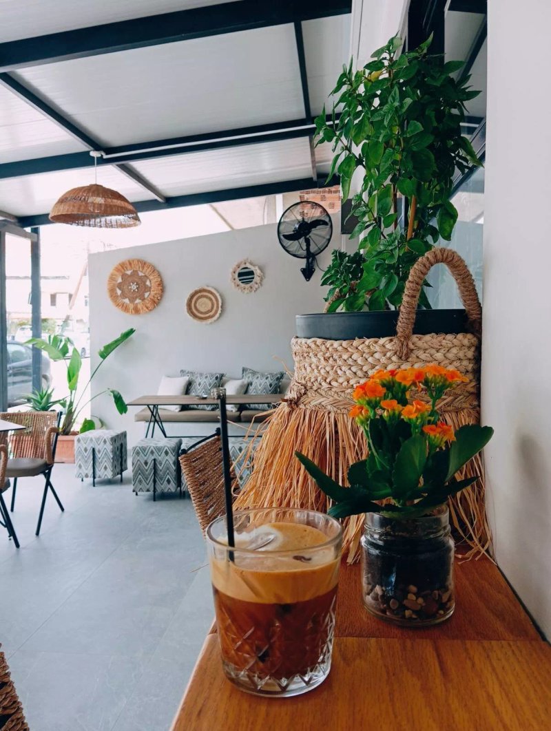 Almyra Cafe