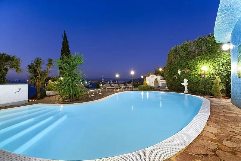 AMORE RENTALS - Villa Bianca with Private Swimming Pool, Sea View, Terraces