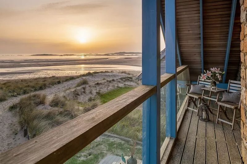 Niwl Y Mor: Stunning beachfront cottage in Rhosneigr sleeping 6 guests