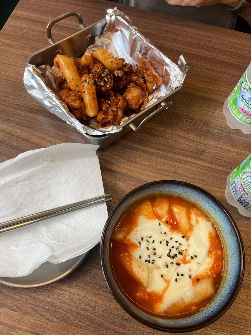 Pollolo Korean Chicken & Hot Dogs