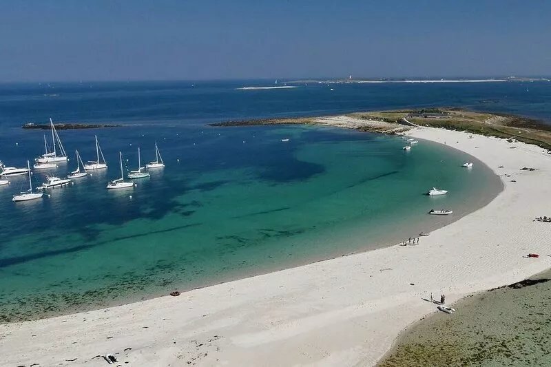QUIET GITE 4 PEOPLE NEAR THE SEA WITH COVERED POOL