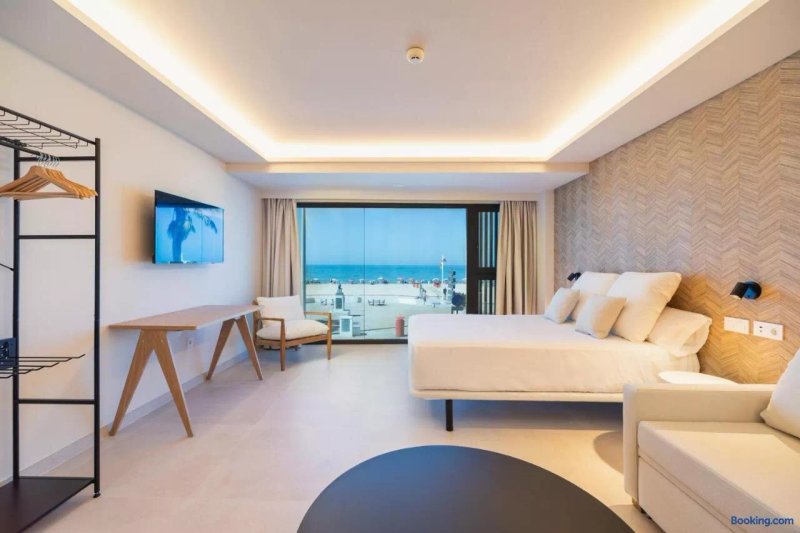 Apartamentos Playa Victoria