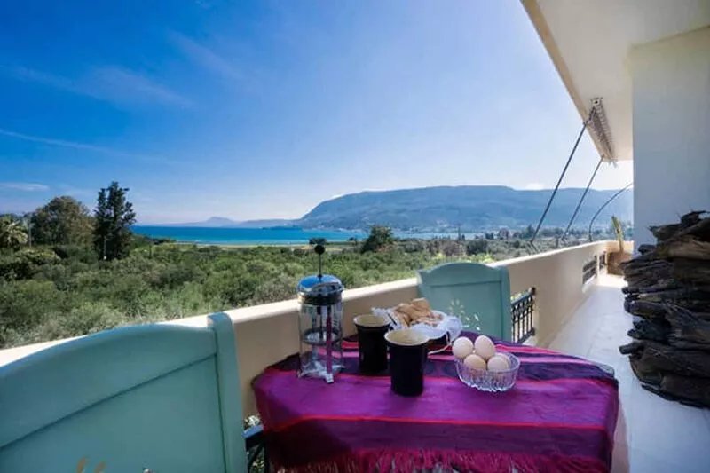 SEA VIEW STUDIO, NEXT TO THE BEACH, NATURE AND FARM  AROUND, NEAR THE HIGHWAY