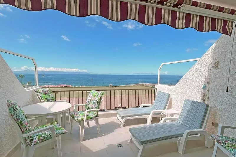 1 Bed Apartment, with Fantastic Sea and Cliff Views in Tamara