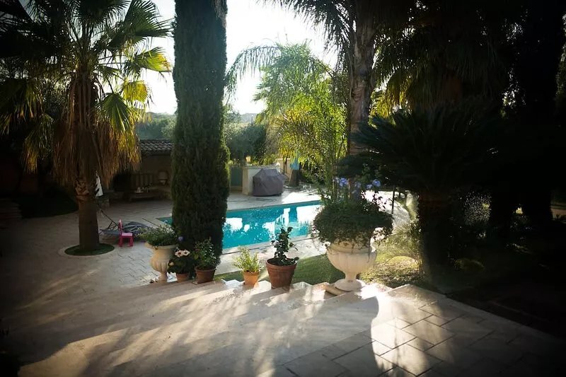 Magnificent Luxury Villa in Rome. Private pool and large garden.
