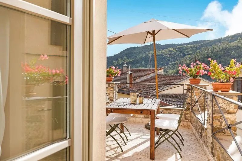 Apartment "Le Peonie - Clotilde" with Mountain View, Garden & Wi-Fi