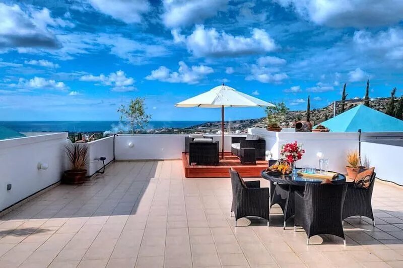 Stunning Penthouse With Sea Views, Large Rooftop Terrace And Swimming Pool.