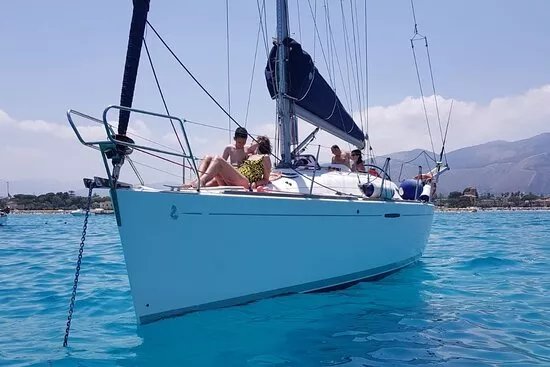 Vive el Mar sailboat