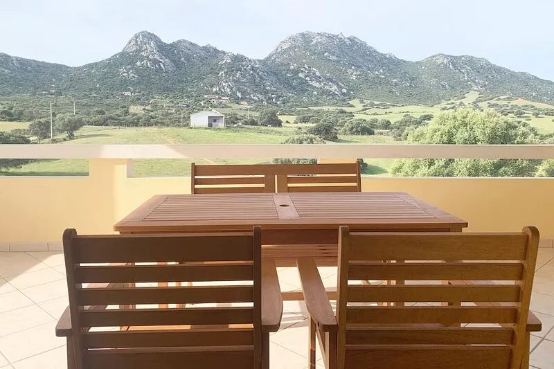 One bedroom apartment with terrace, in the countryside, a few steps from the