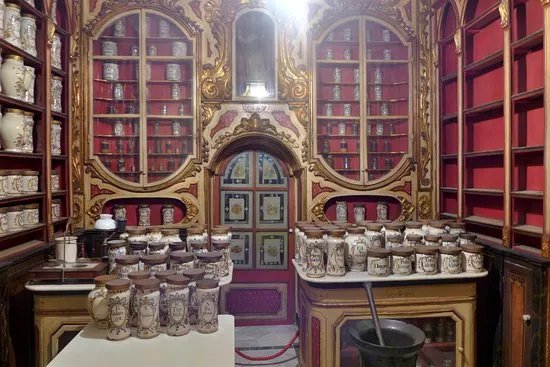Museo de la Farmacia Hispana