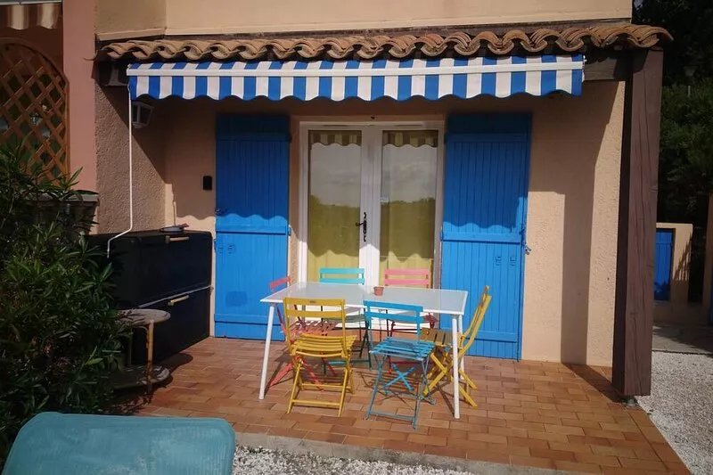 Ground Floor Apartment With Sea Views and Garden  + Swimming Pool