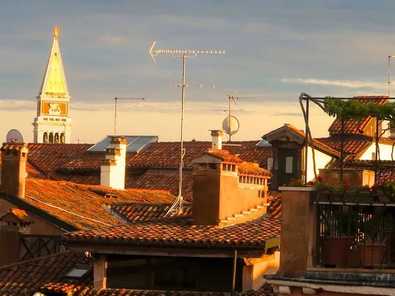 Venice Rialto Penthouse with terrace and canal view wifi air conditioning