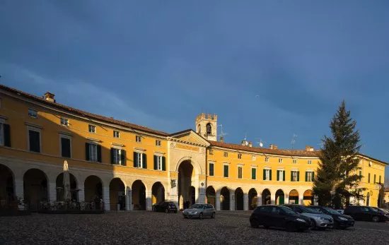 Piazza Cavour