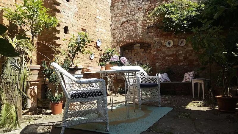 Stylish apartment in a manor house - rural hideaway in the countryside
