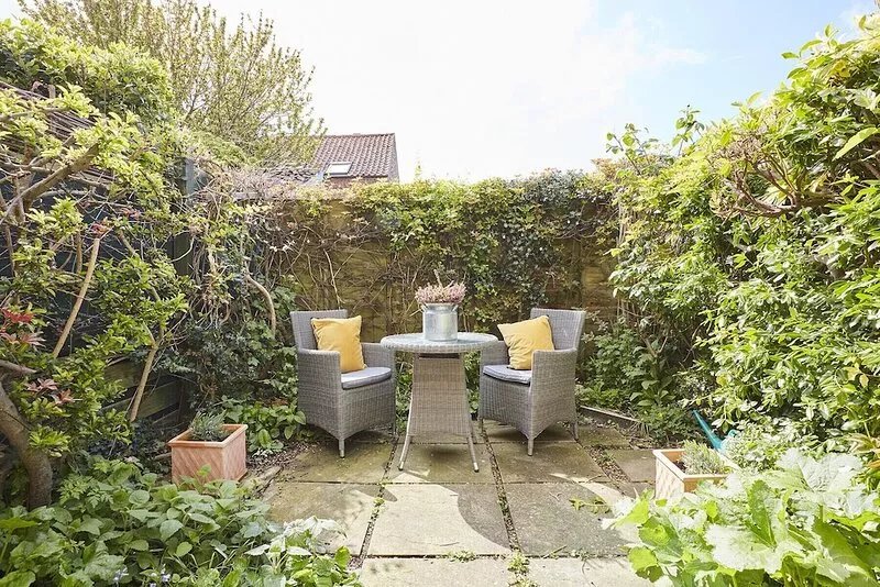 Beautiful, cosy Wells cottage, close to harbour, sunny courtyard, dog friendly.