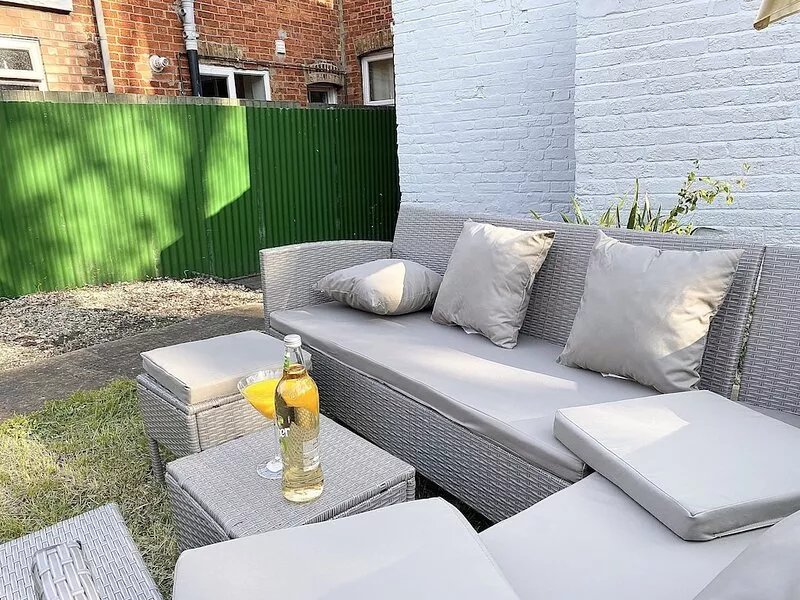 BRAND NEW Beautiful City Centre House FREE PARKING