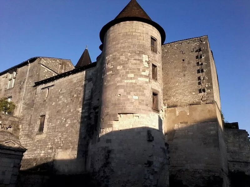 Lovely Large Charentaise House Near Shops For Families Or Couple
