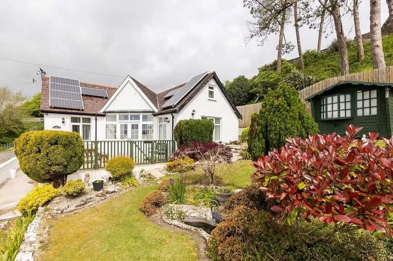 Woodfield · Family Beach House | 200m to Sea | 10min to Centre