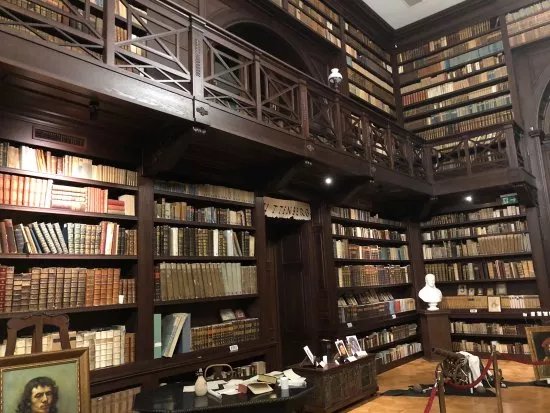 Chateau Appony Library