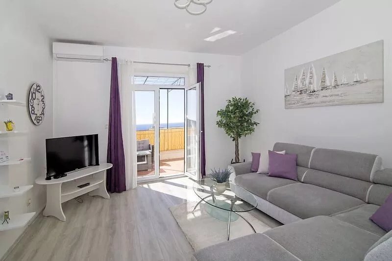 Apartments Isabora - Two-Bedroom Apartment with Terrace and Partial Sea View
