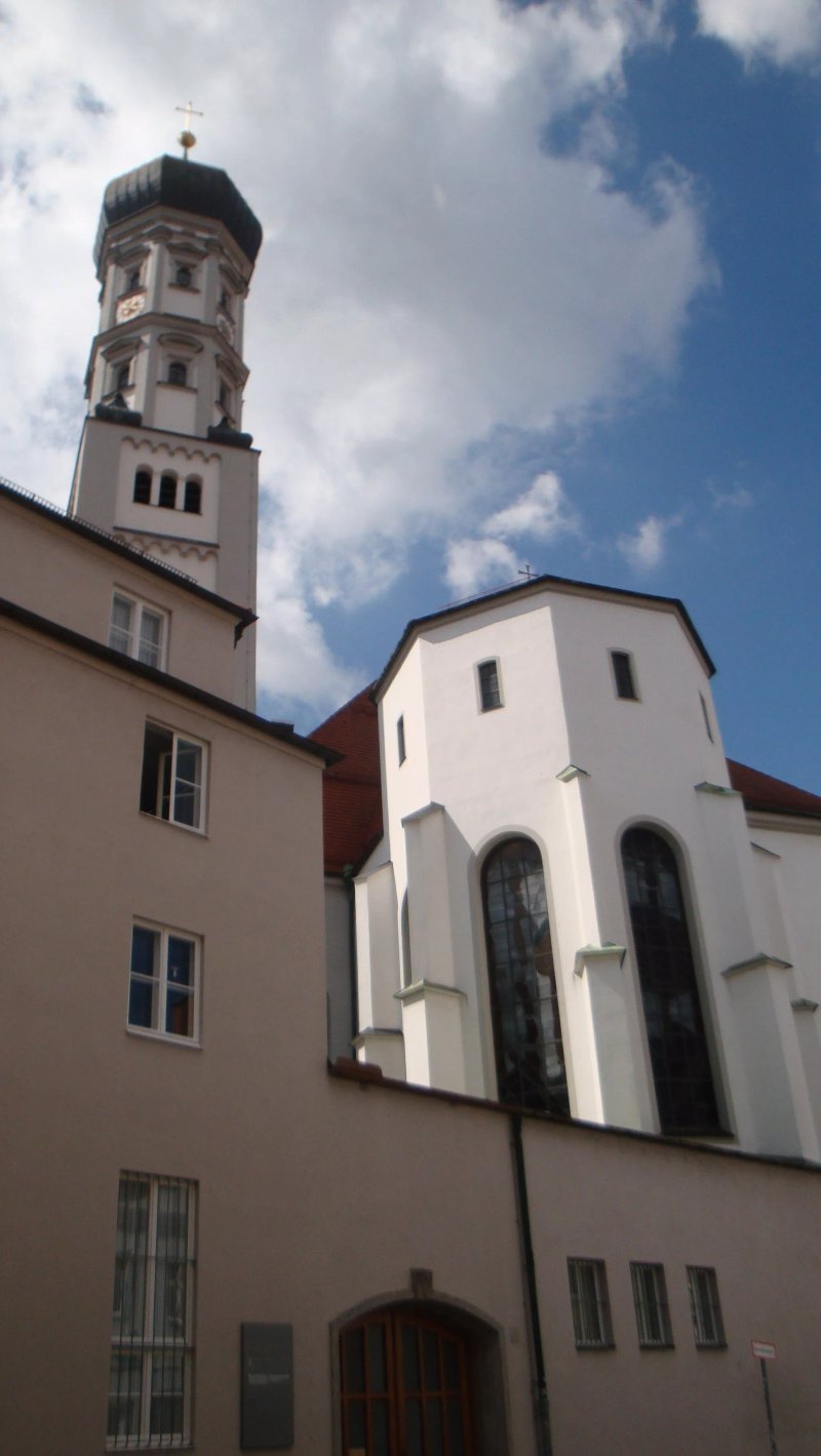 Katholische Heilig-Kreuz- Kirche