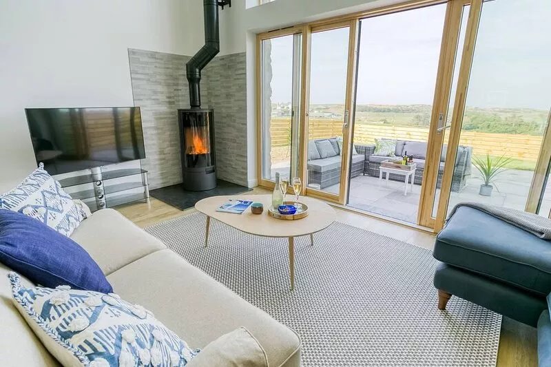 Bwncath -  a coastal that sleeps 6 guests  in 3 bedrooms