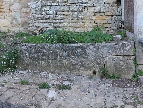 Fontaine De Russilly