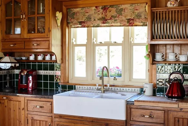 Luxurious old World Rural Lodge on a Horse Farm in a Beautiful Scenic Setting