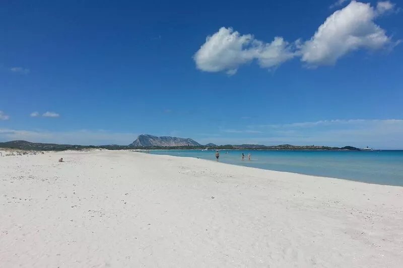 San Teodoro, La Bouganville to the sea,