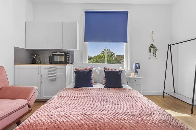 Our studio is a home away from home! In the heart of Hammersmith and Fulham.