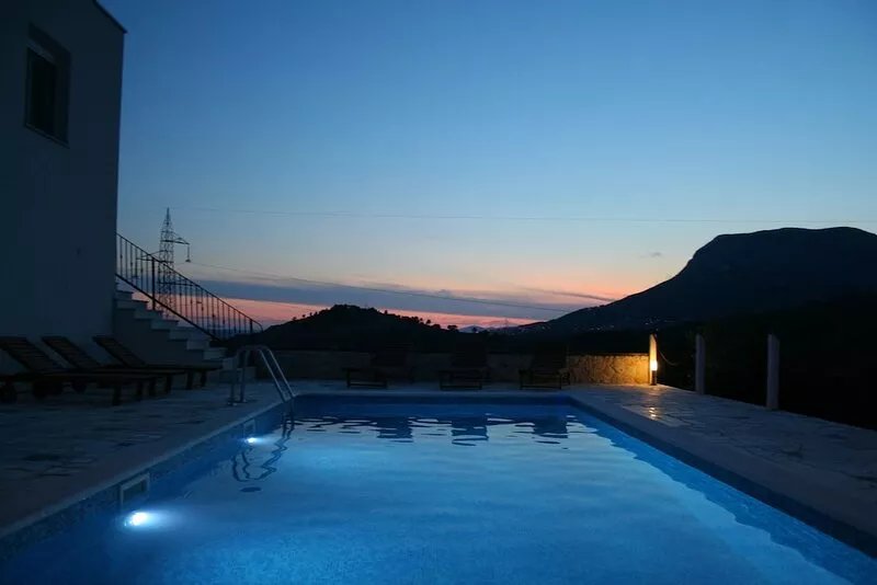 Villa Anabella peaceful holiday home, in Klis, with pool to enjoy