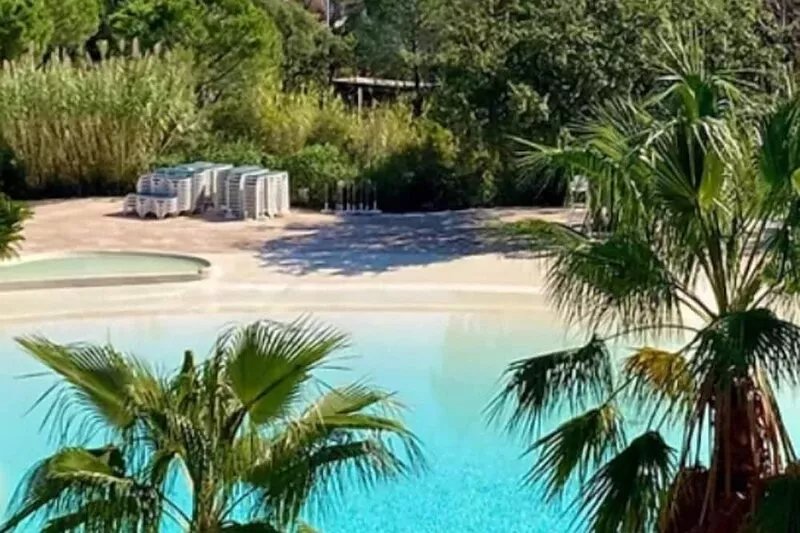 Villa 3 bed 2 bath 6/8 pers, south facing, Golfe St Tropez, air-conditioned