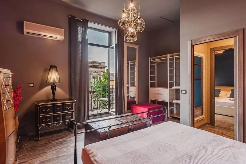 Ursino apartment with balcony by Wonderful Italy