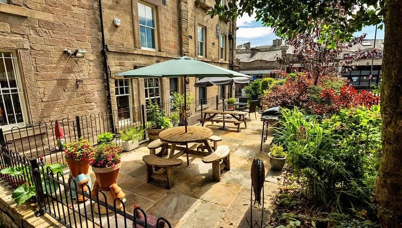 Finest Retreats | The Old Post Office Apartment 3