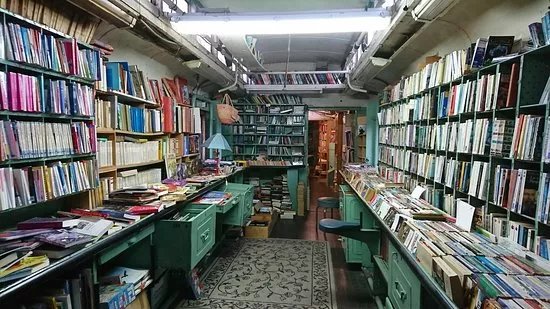 La Caverne aux Livres