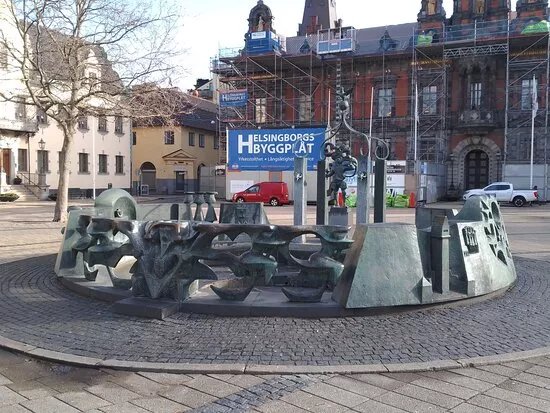 Statyn ''torgbrunn''