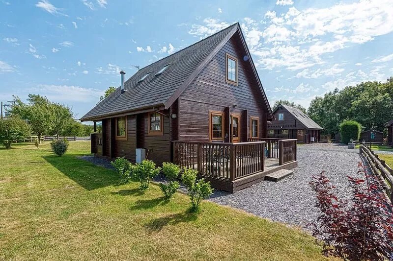Eirianfa -  a scandinavian lodge that sleeps 6 guests  in 3 bedrooms