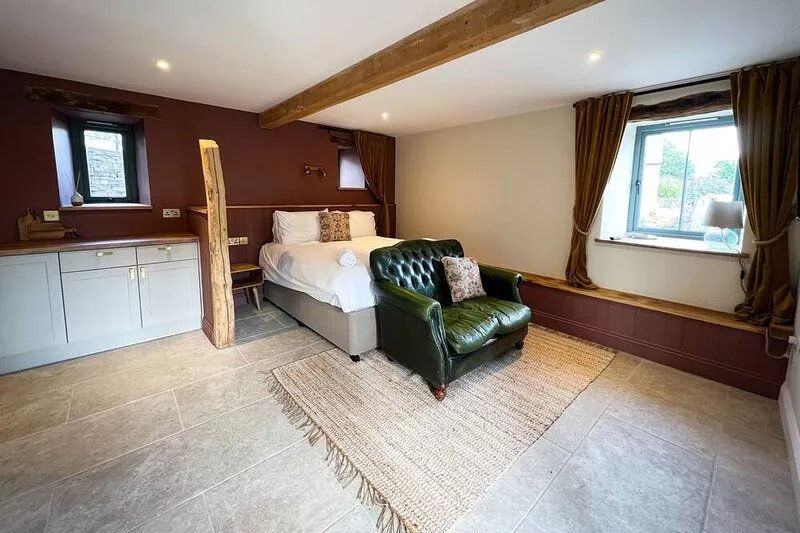 Newly renovated bedsit on edge of English Lake District.
