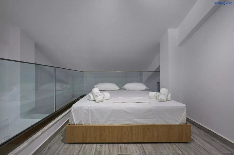 GreyStone Suites