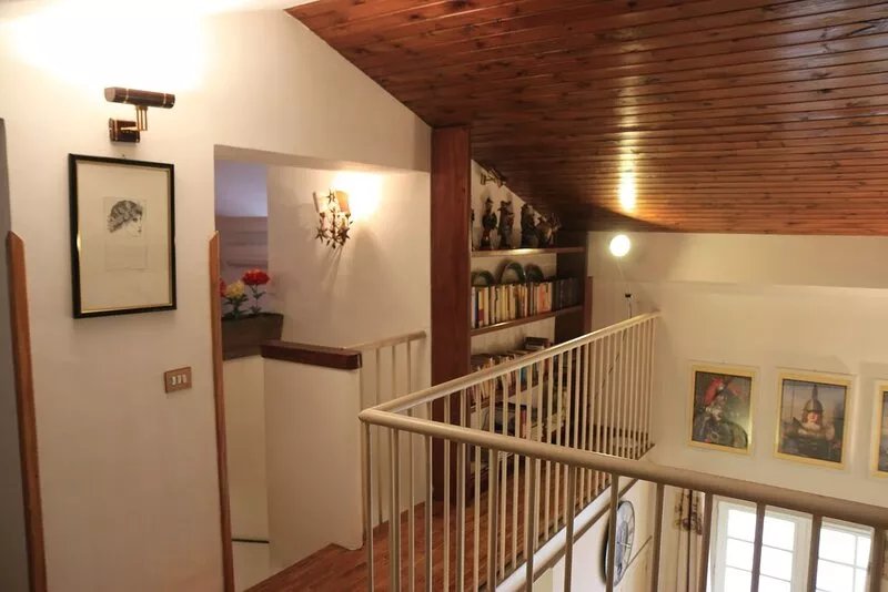 charming, central, quiet loft with terrace and fireplace. Free Wifi