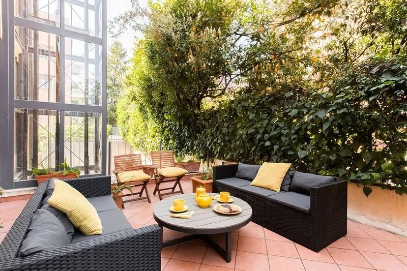 Rome: spend your holiday in a  Liberty villa with garden, in the heart of Rome