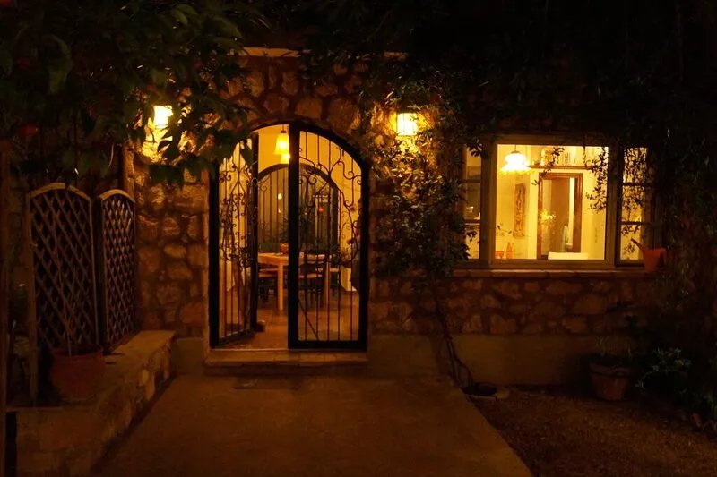 Marvelous Holiday House, for summer & winter, in the heart of Aegina Town