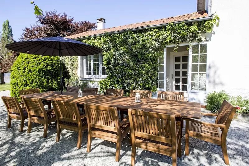 Large family house with heated pool