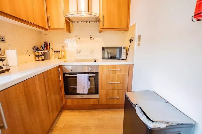 Location! Minutes to the Latin Quarter, Spanish Arch, and Shop Street