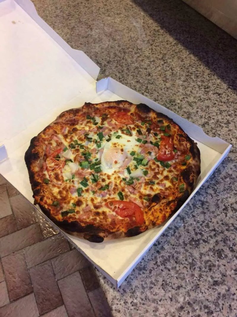 Pizza au Feu de Bois