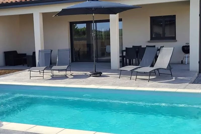 Villa Neuve Avec Piscine Privée à Vallon Pont D'arc